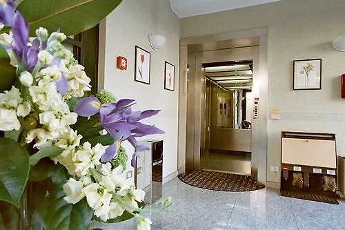 Residence Cimarosa Milano 3*,